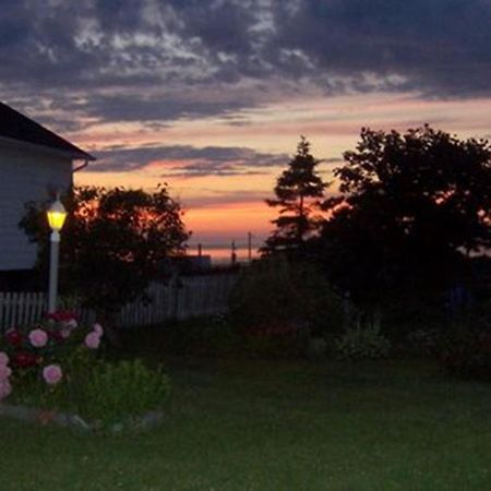 Gite La Ptite Falaise Hebergement Touristique Sainte Anne-des-Chênes Buitenkant foto