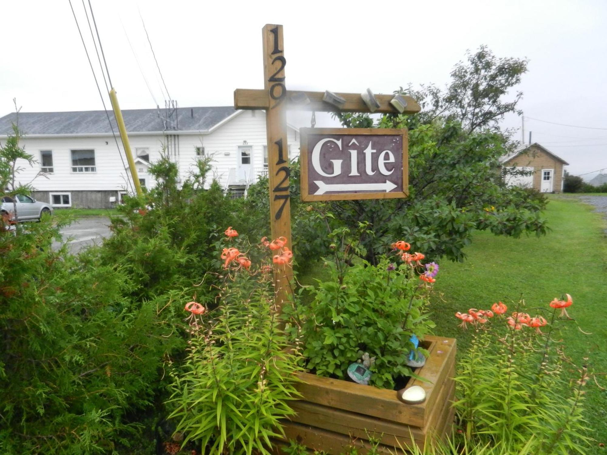 Gite La Ptite Falaise Hebergement Touristique Sainte Anne-des-Chênes Kamer foto